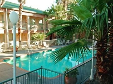 Econo Lodge Inn And Suites อีเกิสพาส ภายนอก รูปภาพ